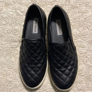 Women’s sneakers - Steve Madden - black - size 9 - excellent shape